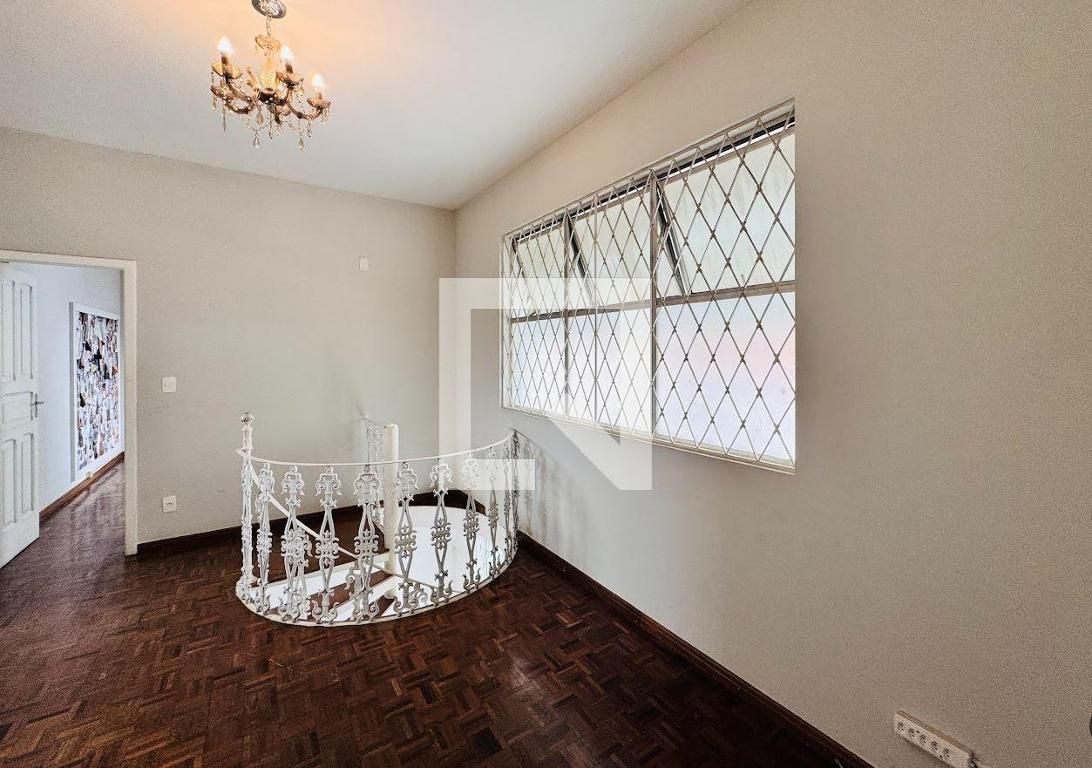 Casa com 4 quartos — Prado, Belo Horizonte