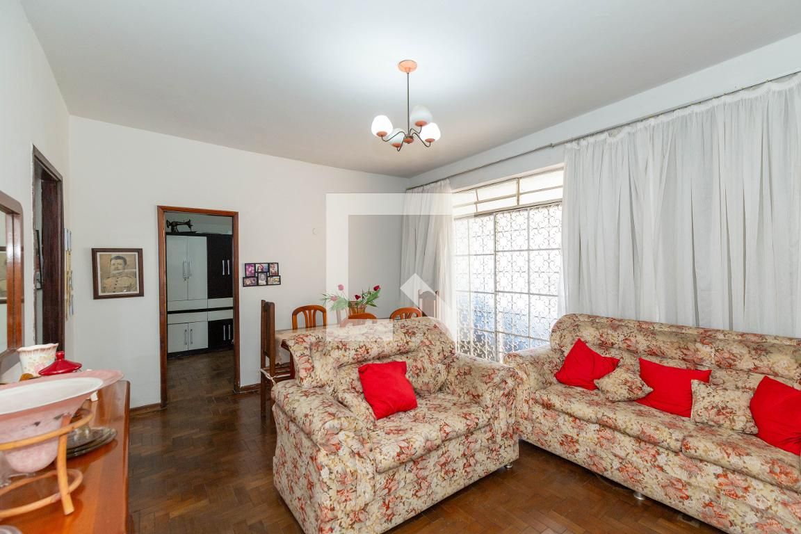 Casa com 3 quartos — Caiçaras, Belo Horizonte