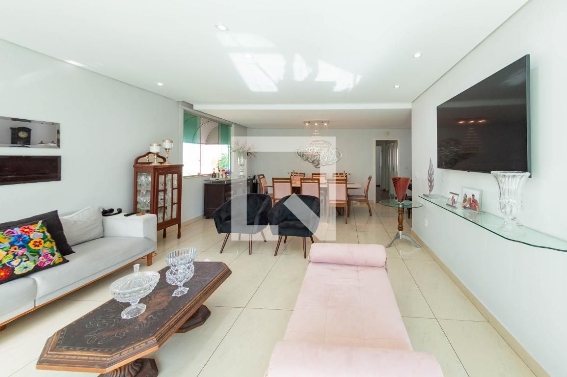 Casa com 5 quartos — Estoril, Belo Horizonte