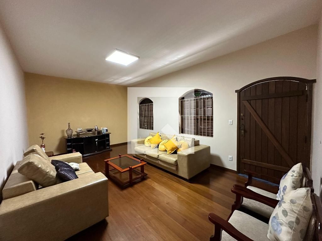 Casa com 4 quartos — Alto Caiçaras, Belo Horizonte