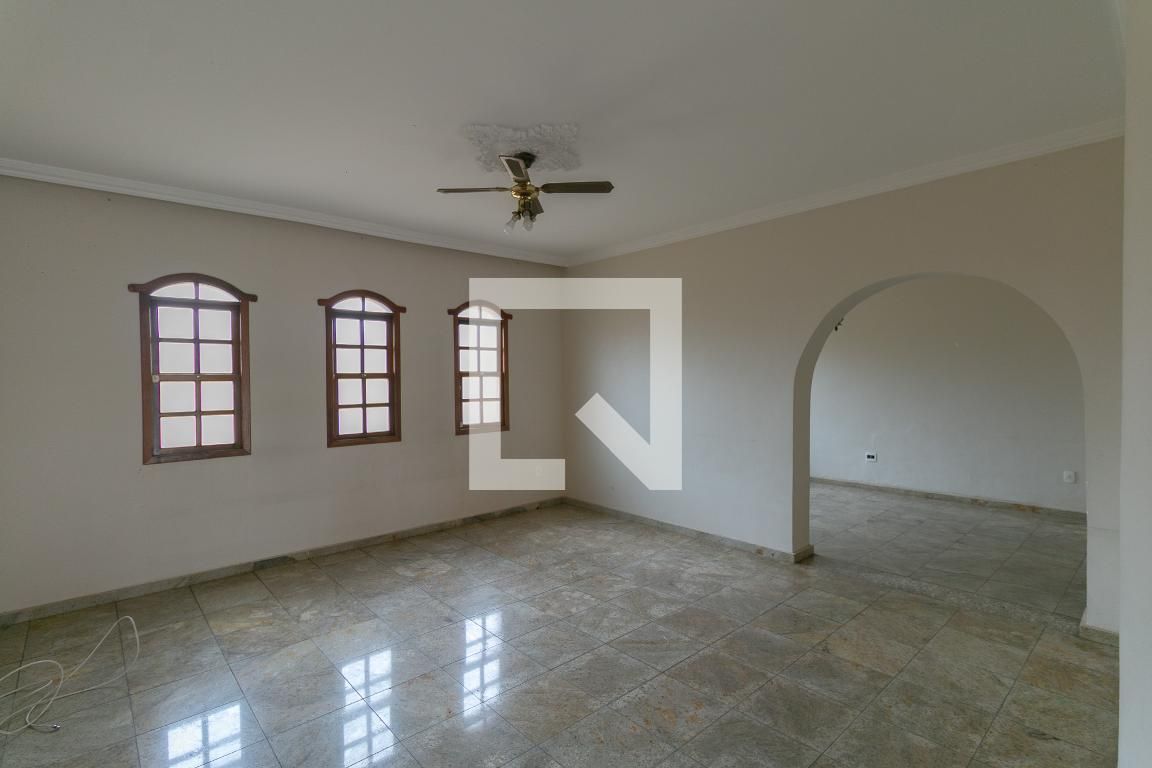 Casa com 3 quartos — Santa Branca, Belo Horizonte