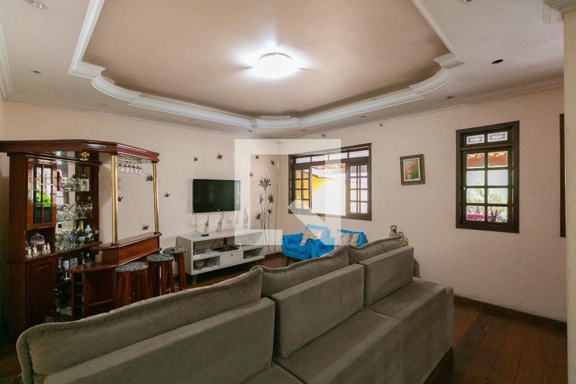 Casa com 3 quartos — São João Batista, Belo Horizonte