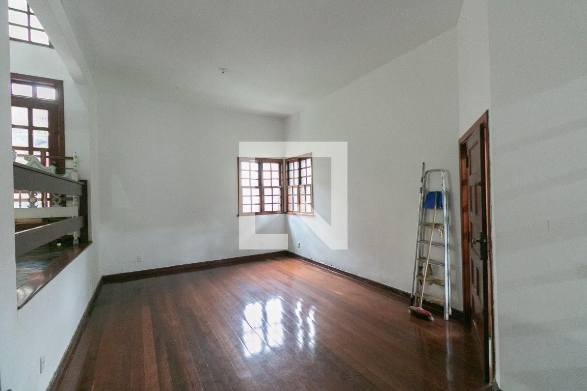 Casa em condomínio com 5 quartos — Planalto, Belo Horizonte
