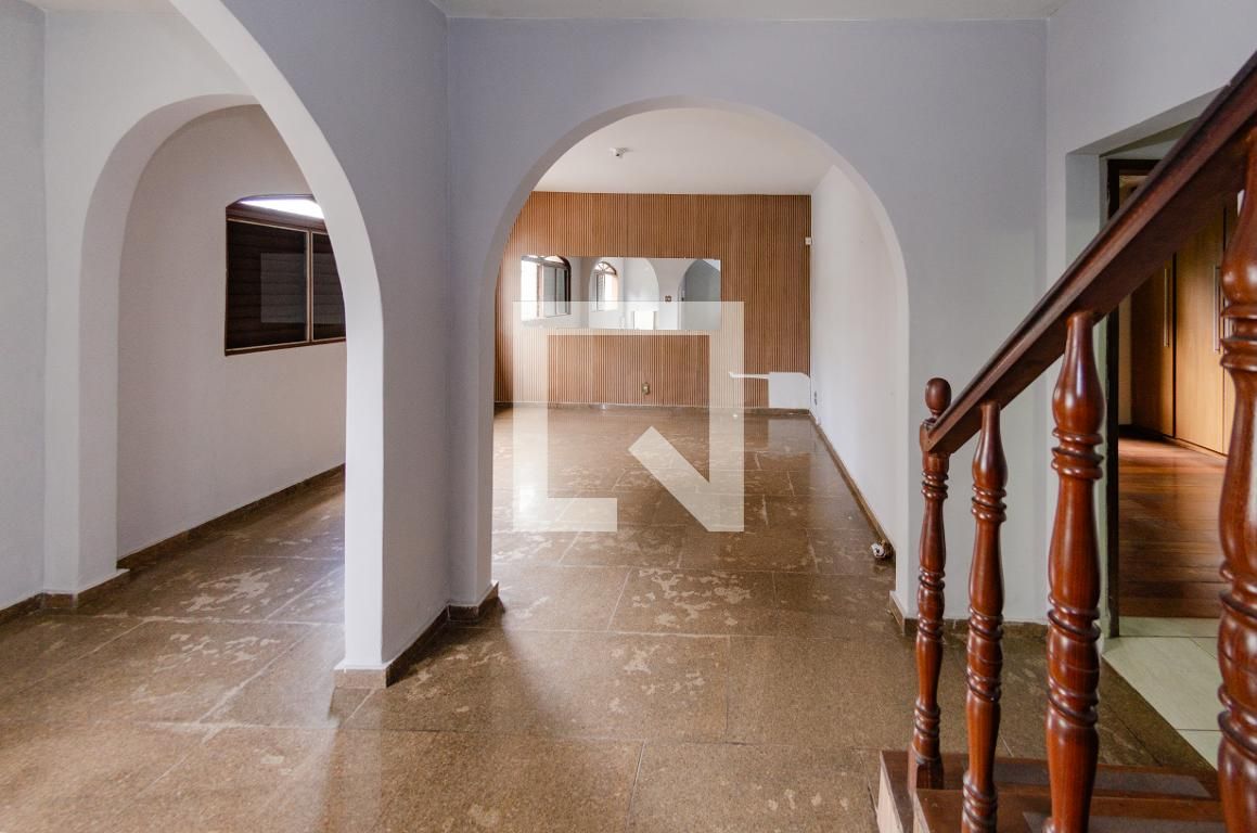 Casa com 5 quartos — Padre Eustáquio, Belo Horizonte