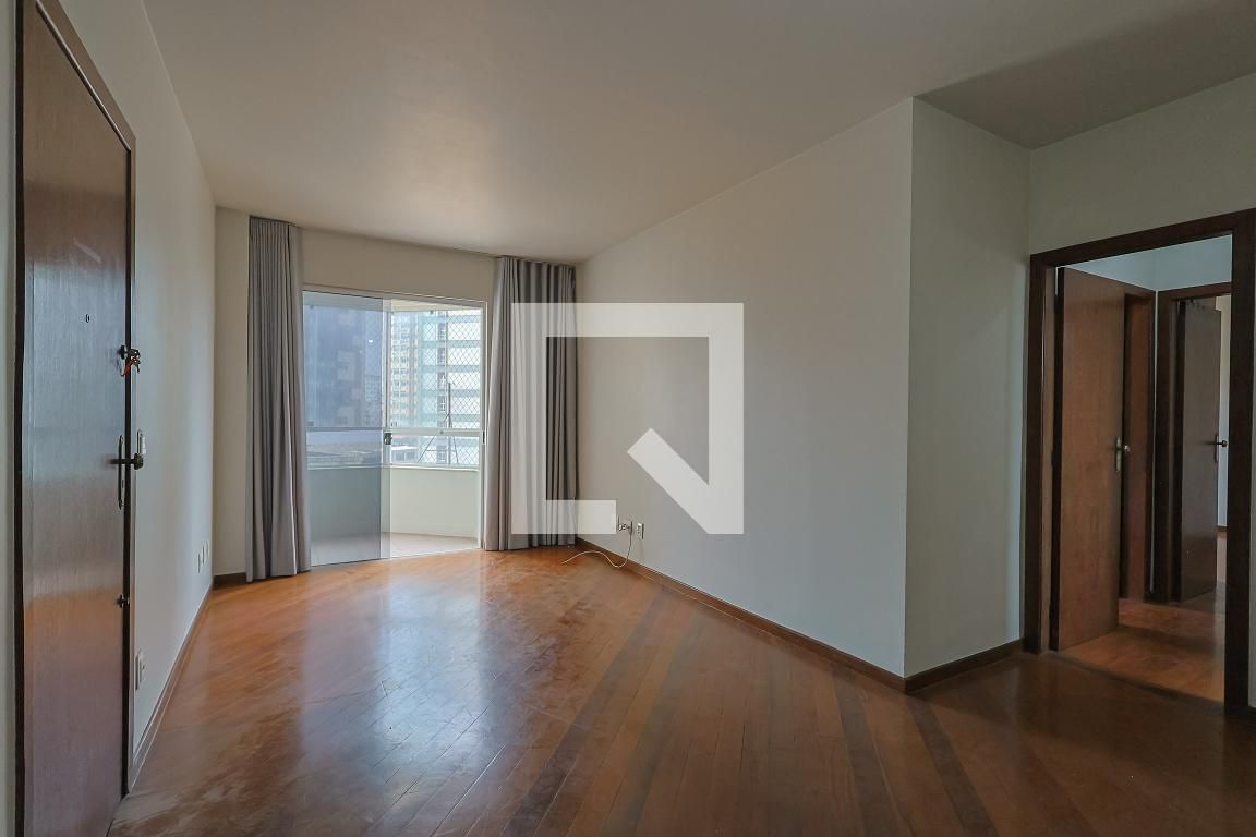 Apartamento com 2 quartos — Santa Efigênia, Belo Horizonte