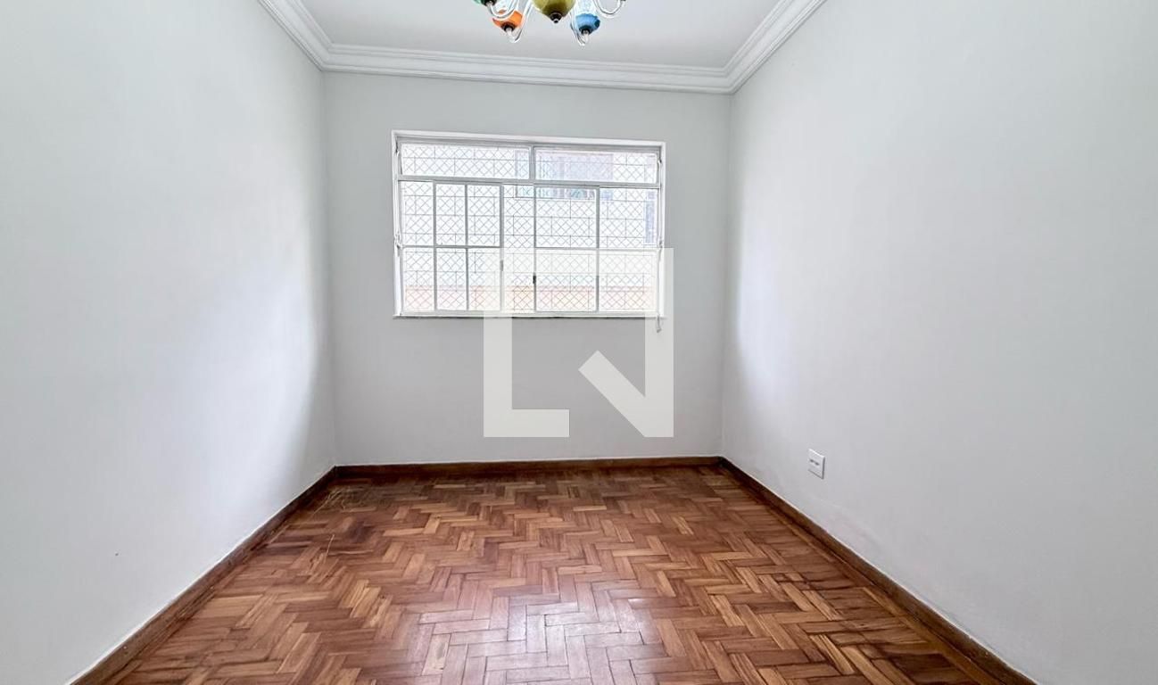 Apartamento com 3 quartos — Prado, Belo Horizonte