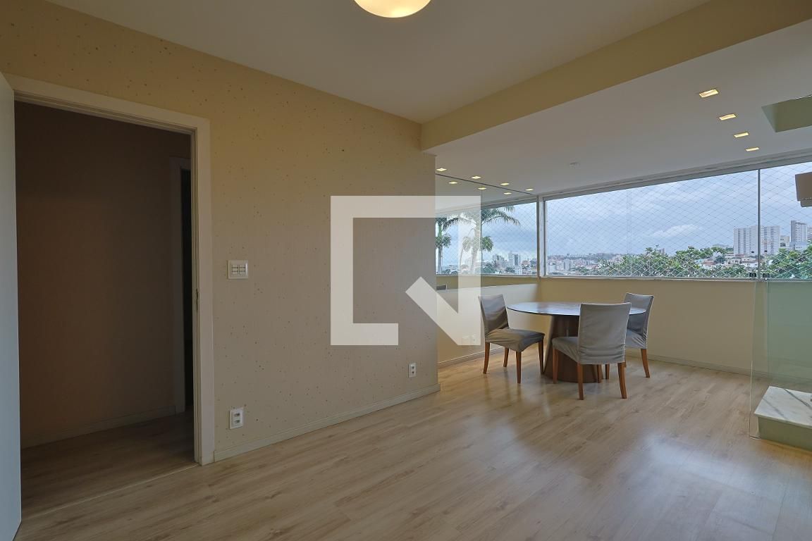Apartamento com 3 quartos — Carlos Prates, Belo Horizonte
