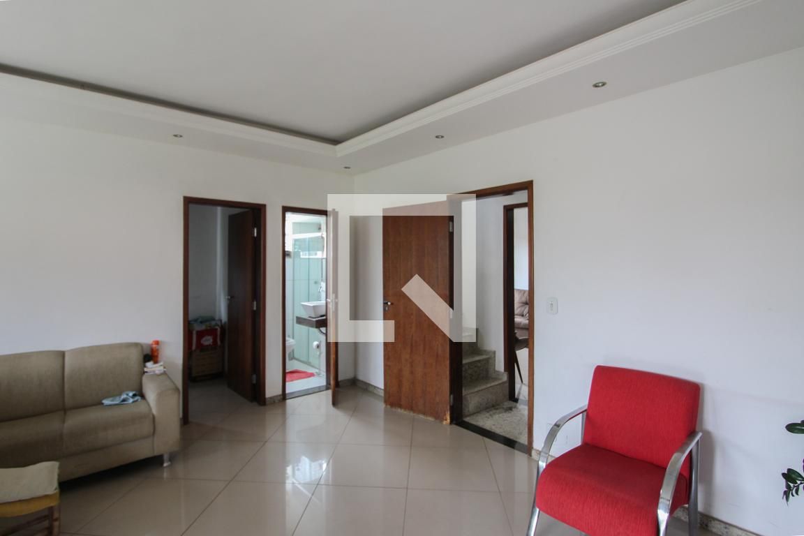 Casa com 4 quartos — Copacabana, Belo Horizonte