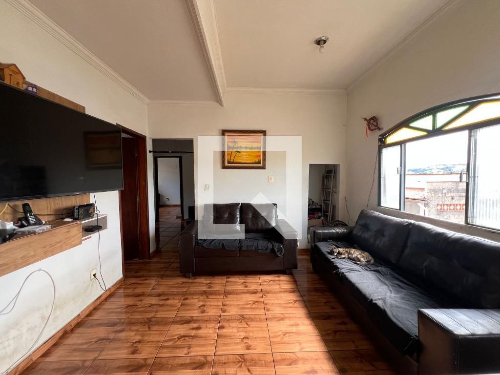 Casa com 3 quartos — Santa Terezinha, Belo Horizonte