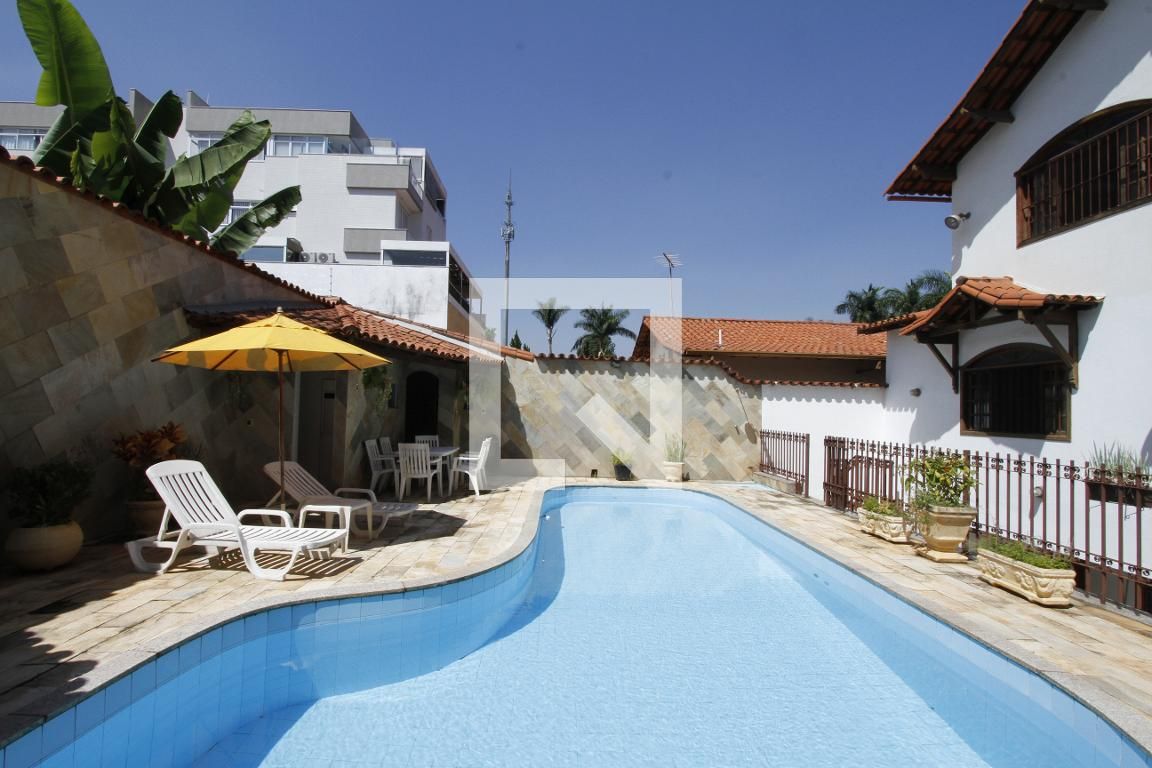 Casa com 4 quartos — Planalto, Belo Horizonte