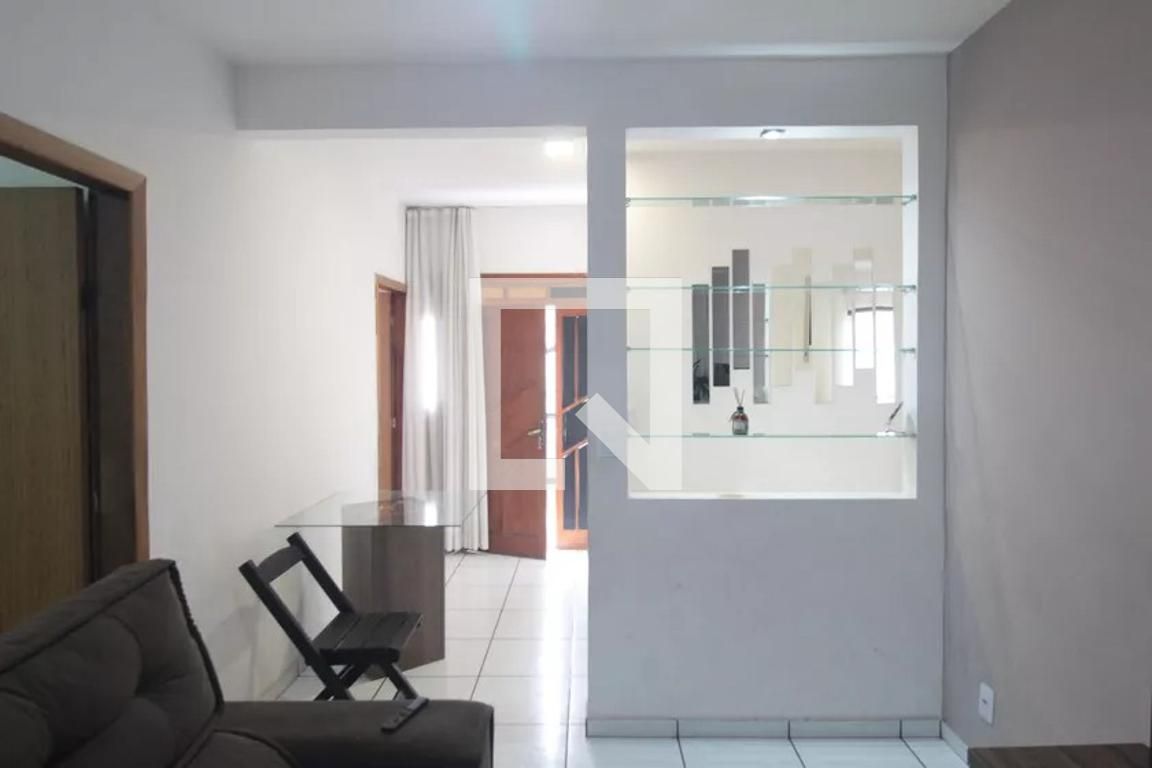 Casa com 3 quartos — Jardim Guanabara, Belo Horizonte
