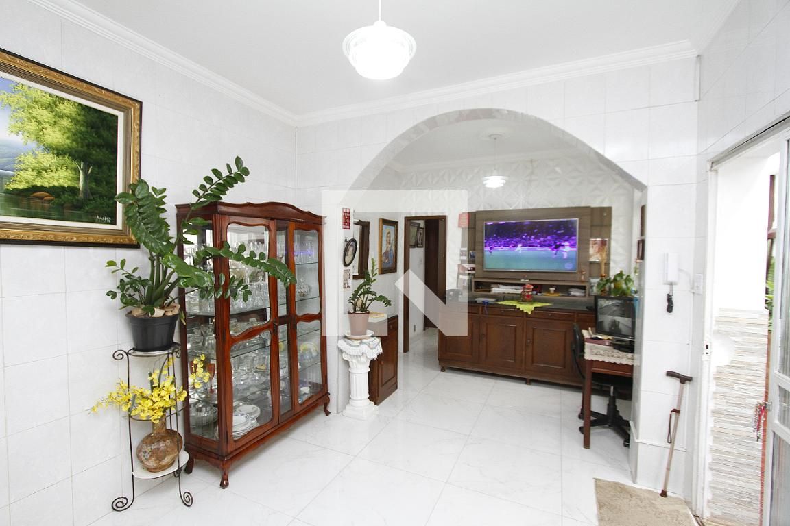 Casa com 4 quartos — Padre Eustáquio, Belo Horizonte