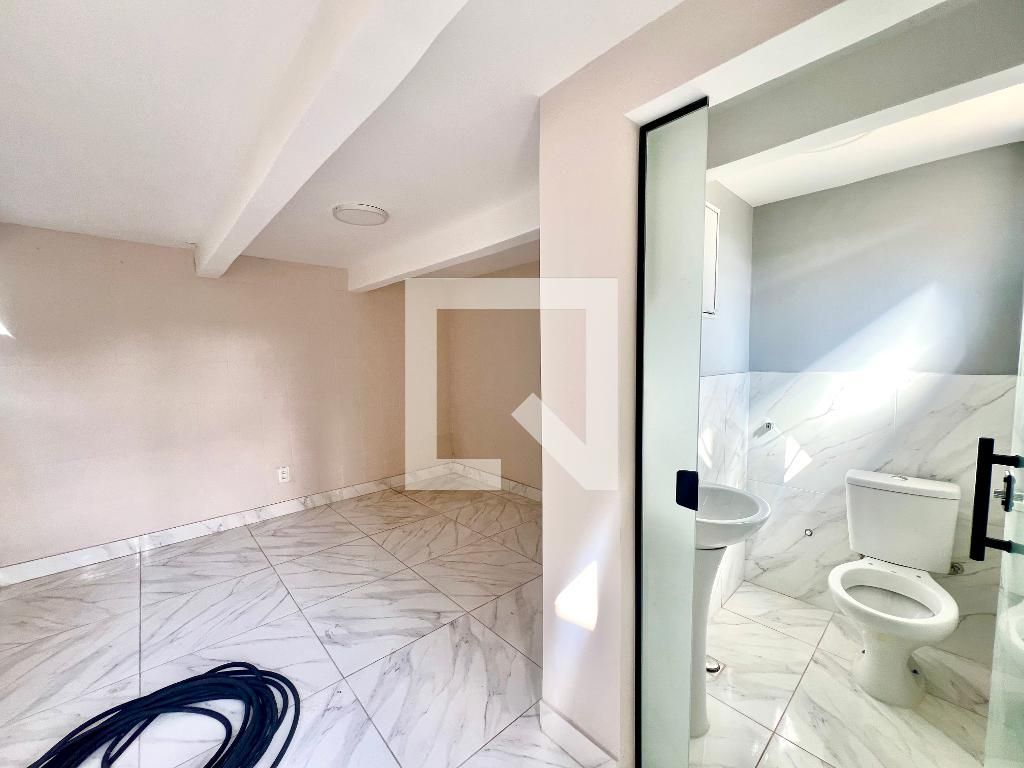 Casa com 4 quartos — Glória, Belo Horizonte