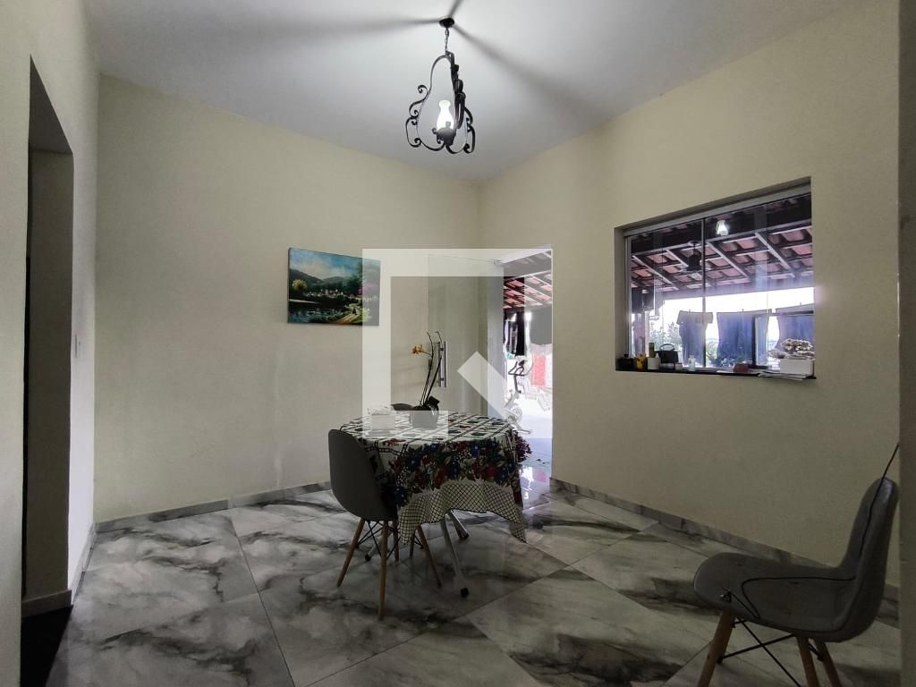 Casa com 4 quartos — Floramar, Belo Horizonte