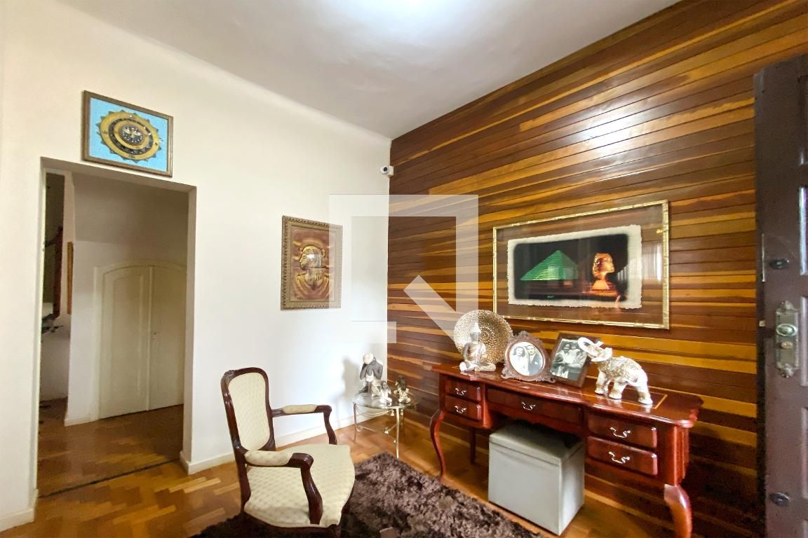Casa com 4 quartos — Barroca, Belo Horizonte