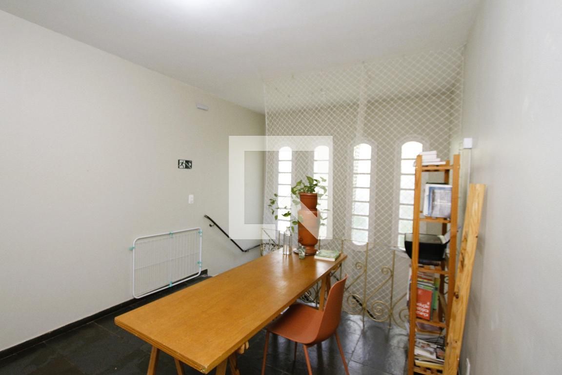 Casa com 4 quartos — Santa Lúcia, Belo Horizonte