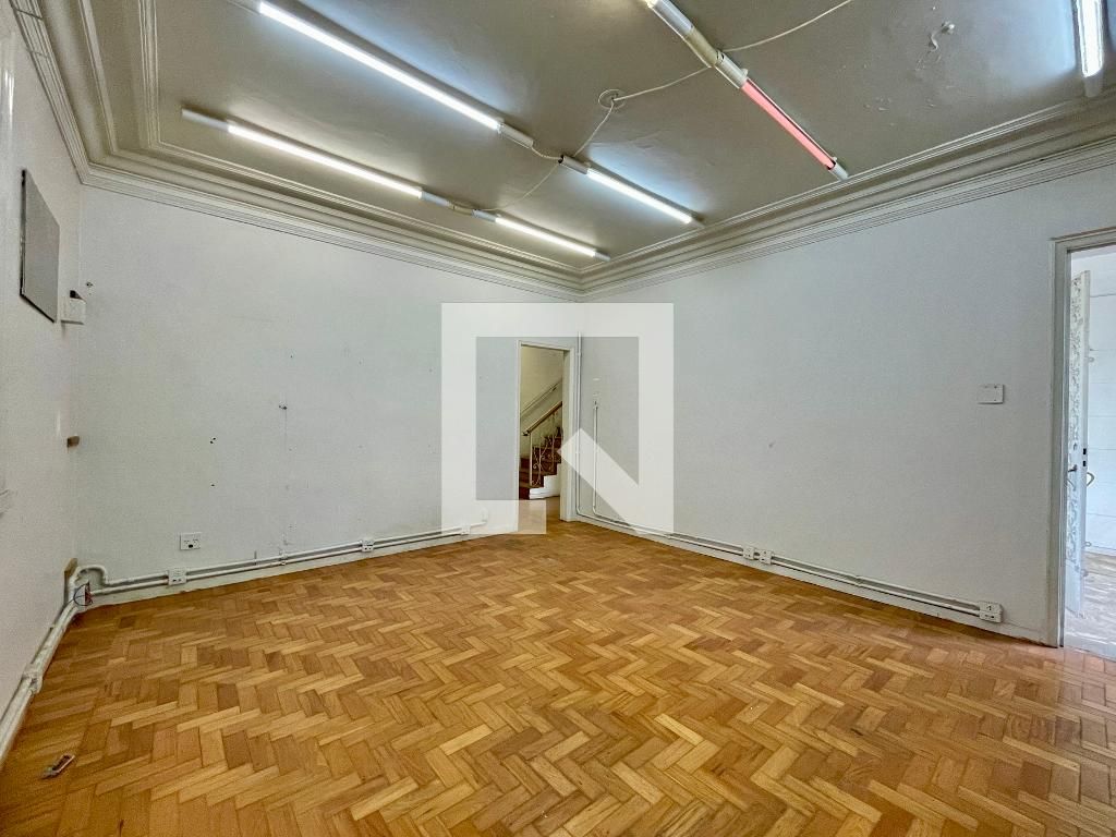Casa com 6 quartos — Barro Preto, Belo Horizonte