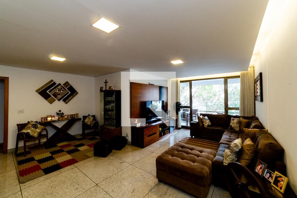 Apartamento com 4 quartos — Santo Antônio, Belo Horizonte
