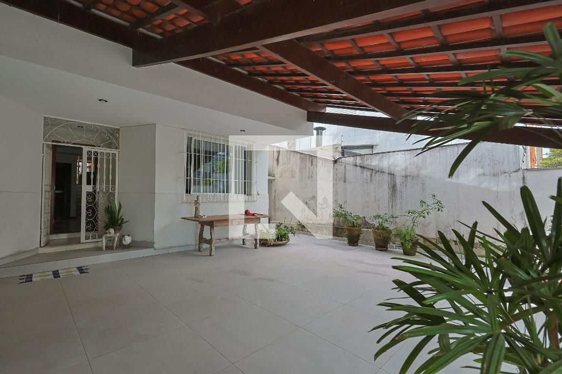 Casa com 5 quartos — Buritis, Belo Horizonte