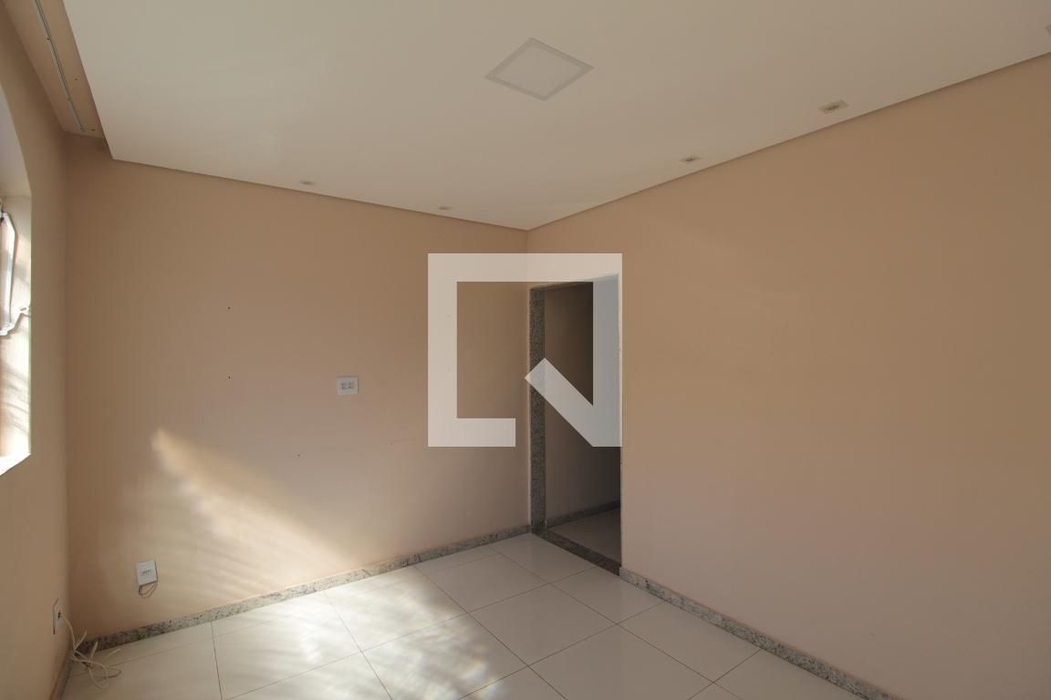 Casa em condomínio com 2 quartos — Santa Rosa, Belo Horizonte