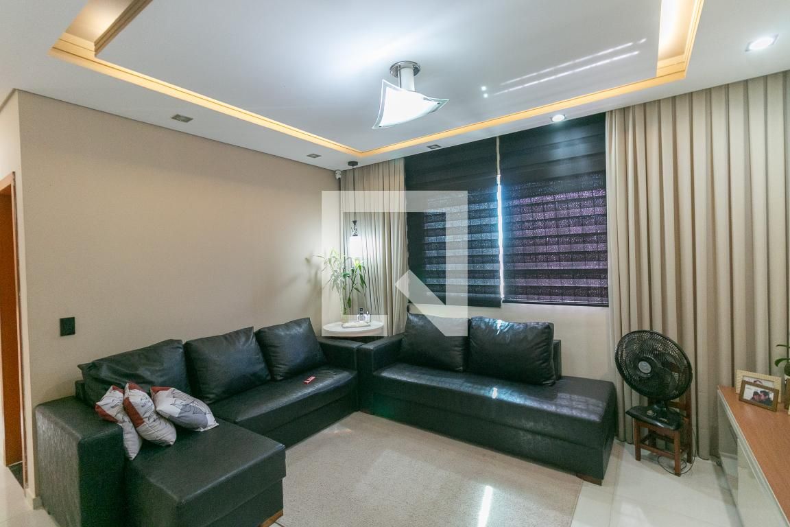 Apartamento com 3 quartos — Planalto, Belo Horizonte