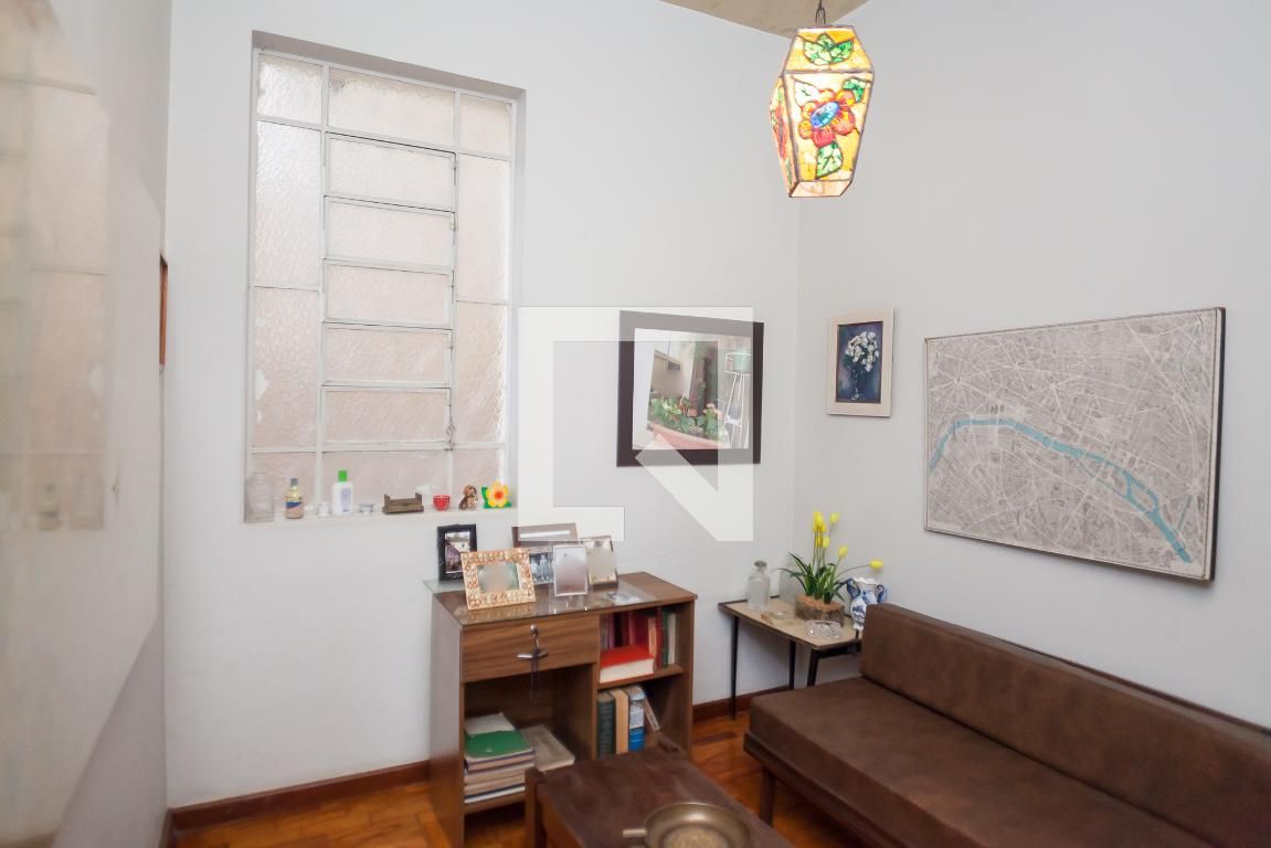 Casa com 3 quartos — Santa Efigênia, Belo Horizonte