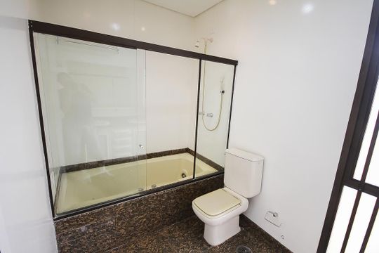 Banheiro Quarto 1 suite de apartamento para alugar com 4 quartos, 264m² em Ch. Santo Antônio, São Paulo