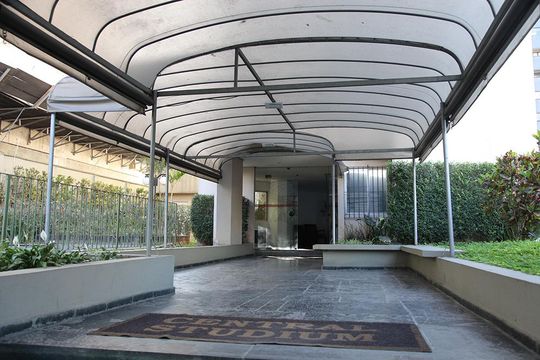 Entrada do prédio de kitnet/studio à venda com 1 quarto, 50m² em Bela Vista, São Paulo