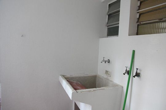 Área de serviço de apartamento para alugar com 3 quartos, 128m² em Cerqueira César, São Paulo