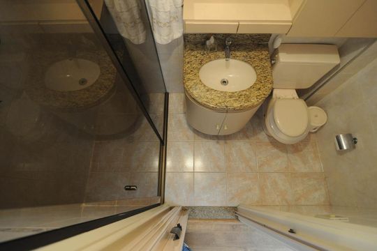 Banheiro de apartamento à venda com 3 quartos, 64m² em Vila Constancia, São Paulo