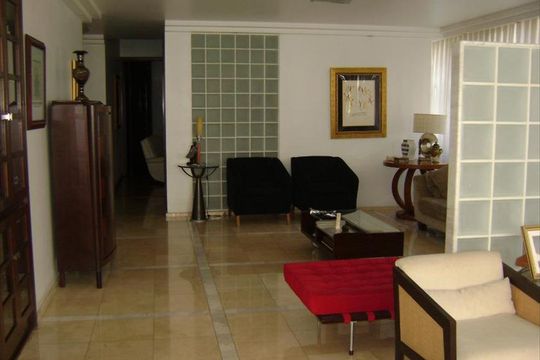 Apartamento para alugar com 3 quartos, 258m² em Santa Cecília, São Paulo
