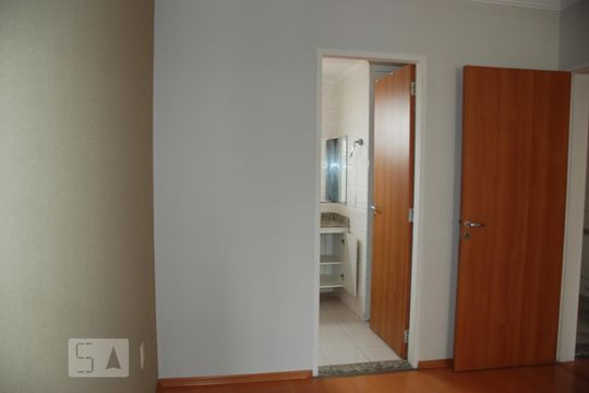 quarto suíte de apartamento à venda com 2 quartos, 70m² em Centro, Campinas