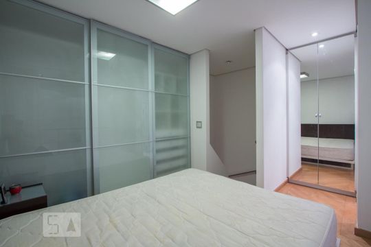 QUARTO de apartamento para alugar com 1 quarto, 40m² em Vila Uberabinha, São Paulo