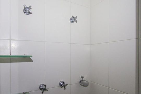 Banheiro de apartamento à venda com 2 quartos, 72m² em Moema, São Paulo