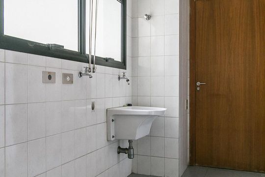 Área de serviço de apartamento para alugar com 3 quartos, 136m² em Brooklin Paulista, São Paulo