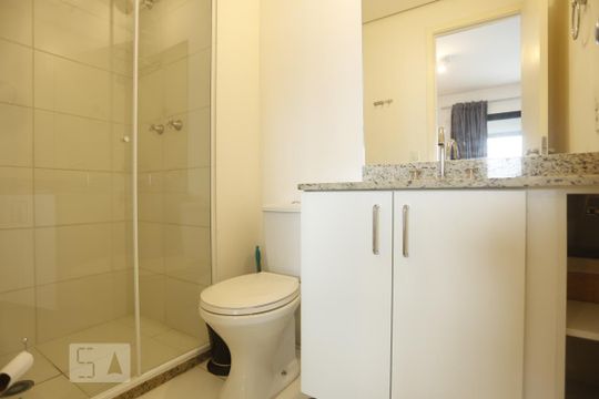 Banheiro de kitnet/studio para alugar com 1 quarto, 40m² em Bela Vista, São Paulo