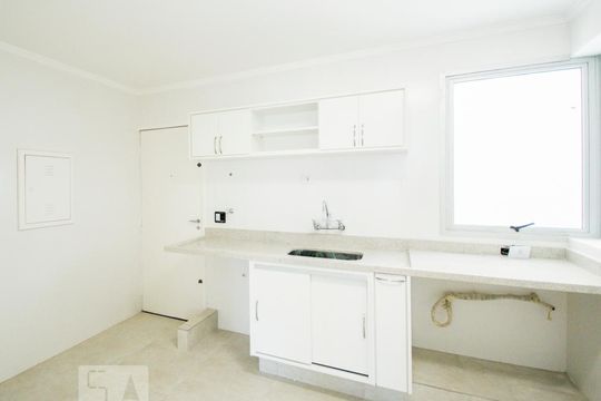 Cozinha de apartamento à venda com 2 quartos, 100m² em Itaim Bibi, São Paulo