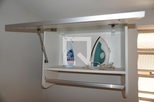 Área de Serviço de apartamento para alugar com 2 quartos, 82m² em Pinheiros, São Paulo