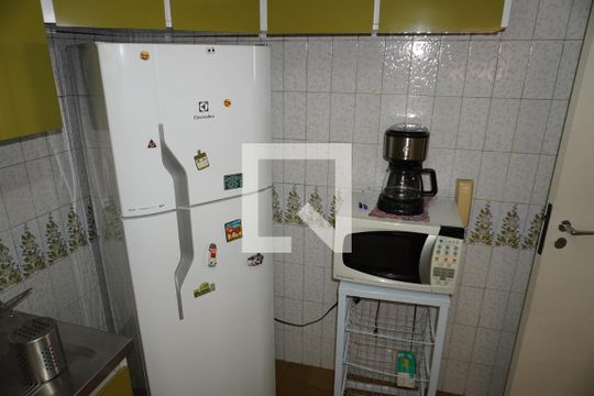 Cozinha de apartamento para alugar com 2 quartos, 82m² em Pinheiros, São Paulo