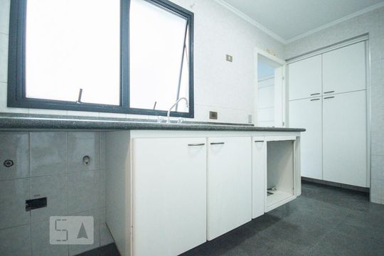 Cozinha de apartamento à venda com 4 quartos, 172m² em Moema, São Paulo