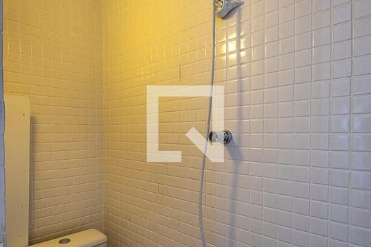 Área de Serviço - Banheiro de apartamento para alugar com 3 quartos, 136m² em Paraíso, São Paulo