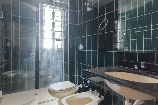 Banheiro de apartamento à venda com 3 quartos, 100m² em Perdizes, São Paulo