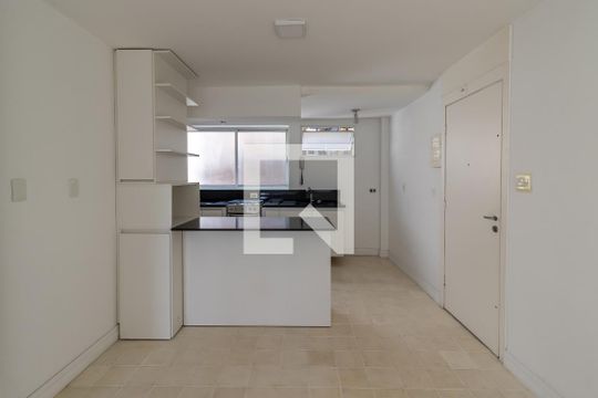 Cozinha de apartamento à venda com 1 quarto, 70m² em Jardim Europa, São Paulo