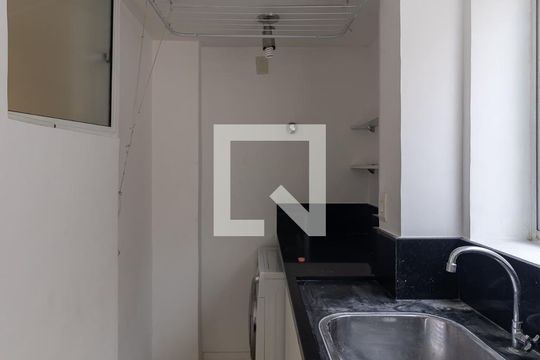 Cozinha e Área de Serviço de apartamento à venda com 1 quarto, 70m² em Jardim Europa, São Paulo