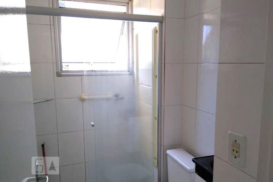 Banheiro de apartamento à venda com 2 quartos, 50m² em Ferrazópolis, São Bernardo do Campo