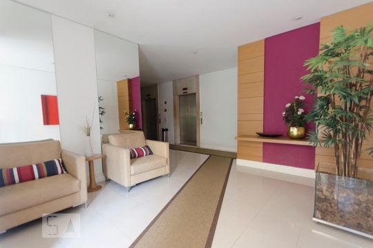 Hall de entrada de apartamento à venda com 2 quartos, 60m² em Vila Pompéia, São Paulo
