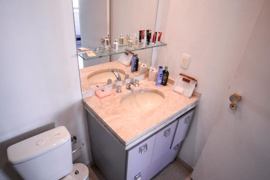 Banheiro de apartamento para alugar com 1 quarto, 39m² em Itaim Bibi, São Paulo