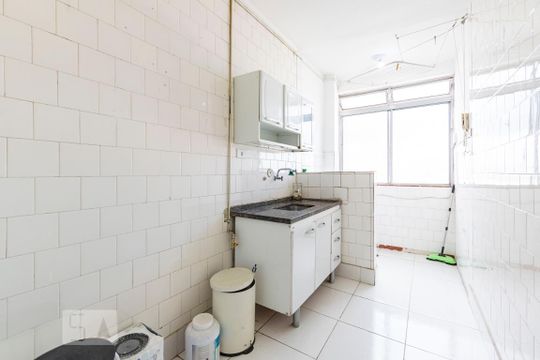 Cozinha de apartamento à venda com 1 quarto, 49m² em Liberdade, São Paulo