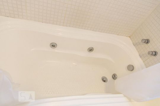 Hidromassagem de apartamento à venda com 2 quartos, 137m² em Jardim Europa, São Paulo