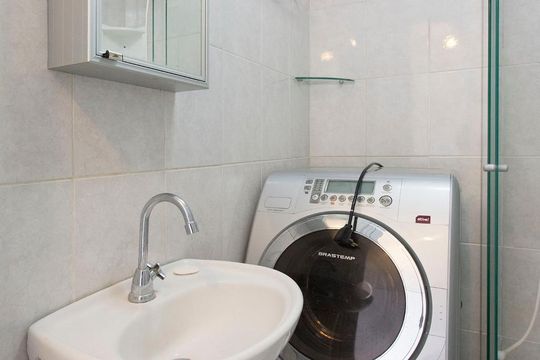 Banheiro de kitnet/studio à venda com 1 quarto, 30m² em Bela Vista, São Paulo